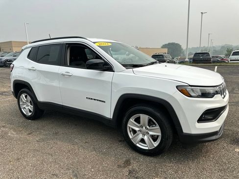 Used 2022 Jeep Compass Latitude w/ Convenience Group AWD/4WD image 15