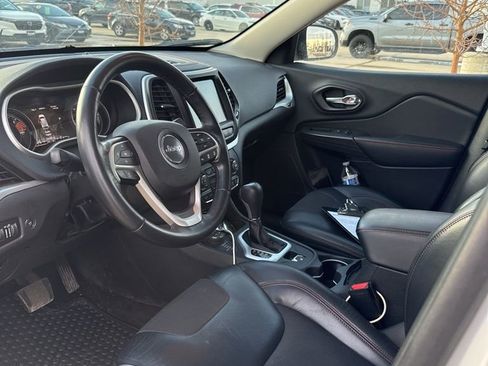 Used 2016 Jeep Cherokee Trailhawk w/ Comfort/Convenience Group image 13