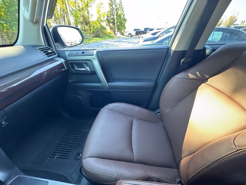Used 2023 Toyota 4Runner Limited AWD/4WD image 28