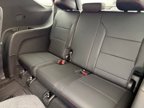 New 2026 Chevrolet Traverse RS w/ LPO, Floor Liner Package FWD image 33