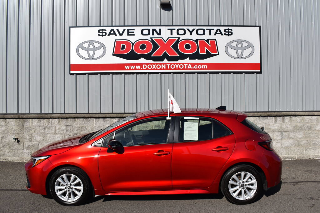 Certified 2026 Toyota Corolla SE FWD image 4