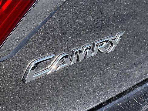 Used 2015 Toyota Camry LE FWD image 30