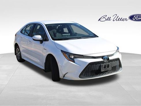 Used 2020 Toyota Corolla LE image 3