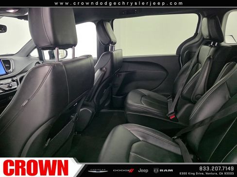 Certified 2024 Chrysler Pacifica Limited FWD image 19