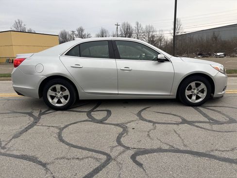 Used 2015 Chevrolet Malibu LT FWD image 3