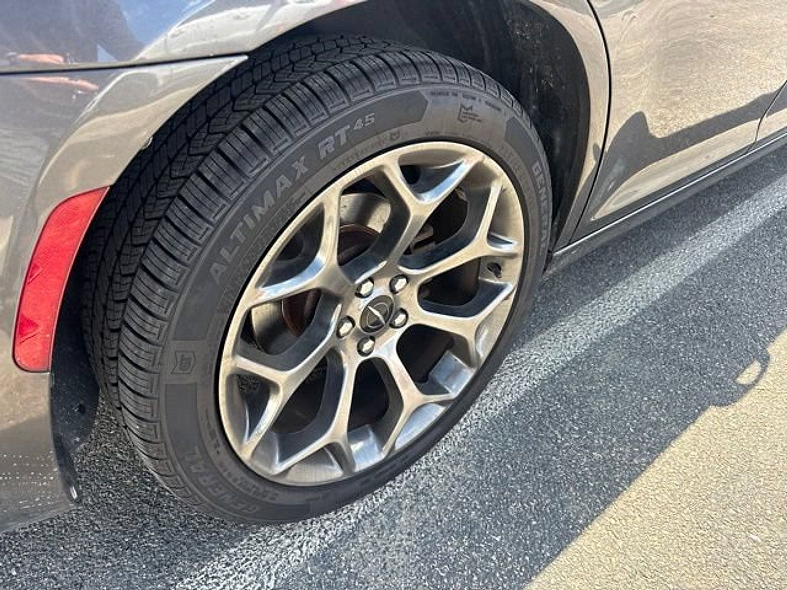 Used 2018 Chrysler 300 S w/ 300S Premium Group RWD image 6
