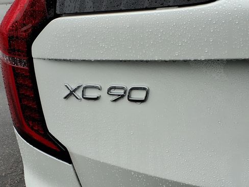 New 2026 Volvo XC90 T8 Ultra w/ Protection Package Premier AWD/4WD image 5