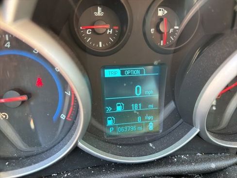 Used 2016 Chevrolet Cruze LT w/ Technology Package image 7