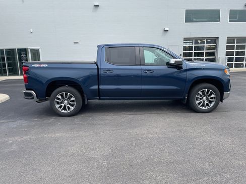 Used 2023 Chevrolet Silverado 1500 LT AWD/4WD image 8