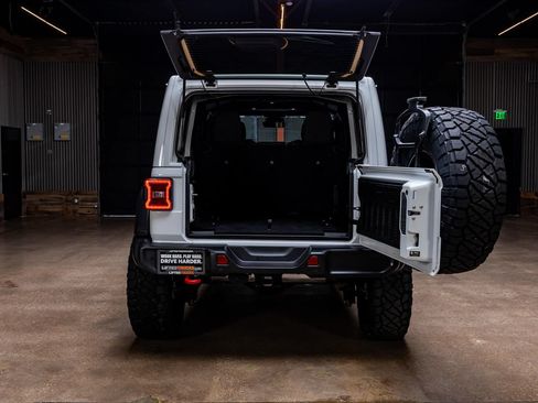 Used 2024 Jeep Wrangler Unlimited Rubicon w/ Technology Group AWD/4WD image 7