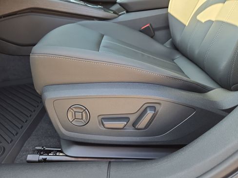 Used 2025 Audi A5 2.0T Premium Plus w/ Premium Plus image 17