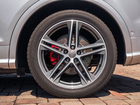 Used 2019 Audi SQ5 Prestige w/ Prestige Package AWD/4WD image 16