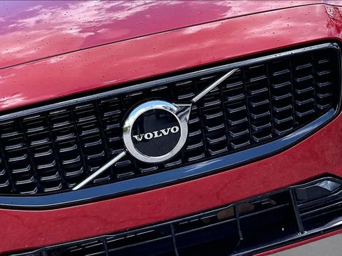 Used 2023 Volvo S60 B5 Core FWD image 30