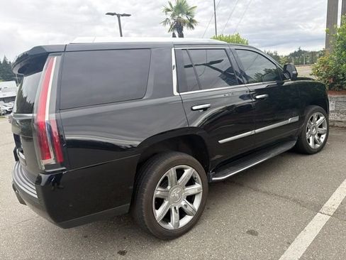 Used 2020 Cadillac Escalade Luxury AWD/4WD image 5