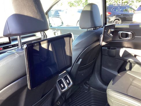 Used 2025 Kia Sorento EX w/ Panoramic Sunroof Package FWD image 14