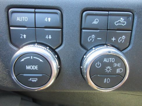 New 2026 GMC Sierra 3500 SLE w/ SLE Value Package image 19