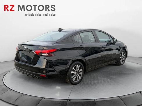 Used 2021 Nissan Versa SV image 5