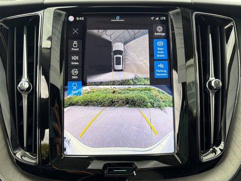 Certified 2025 Volvo XC60 T8 Plus w/ Protection Package Premier AWD/4WD image 23