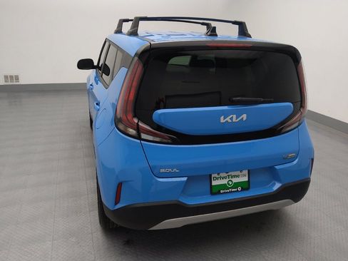 Used 2023 Kia Soul EX image 6