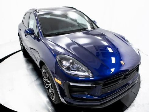 Certified 2025 Porsche Macan image 41