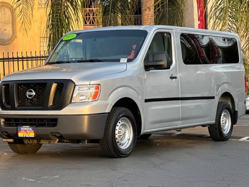 Used 2019 Nissan NV 3500 S image 7