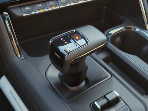 Used 2024 GMC Sierra 1500 AT4 w/ Technology Package image 30