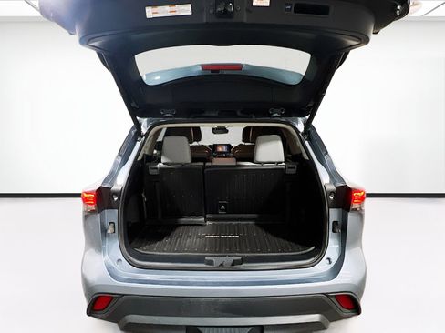 Used 2022 Toyota Highlander XLE image 20