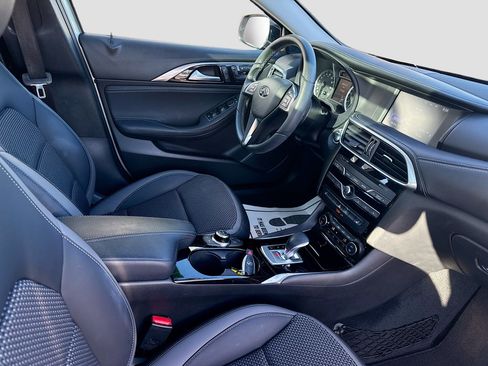 Used 2019 INFINITI QX30 image 29
