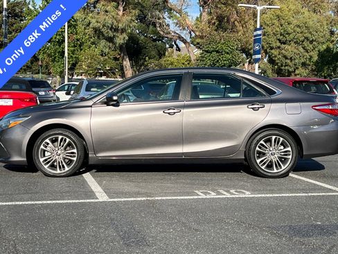 Used 2017 Toyota Camry SE image 7