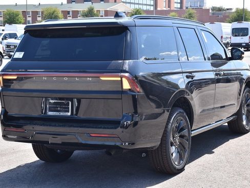 New 2025 Lincoln Navigator Reserve w/ Jet Appearance Package image 7