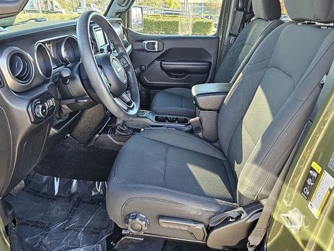 Used 2021 Jeep Wrangler Unlimited Sport image 23