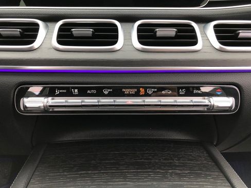 Used 2022 Mercedes-Benz GLE 350 4MATIC w/ Premium Package image 31