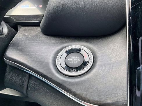 Used 2023 Jeep Grand Cherokee Overland w/ MOPAR Finishing Package image 21