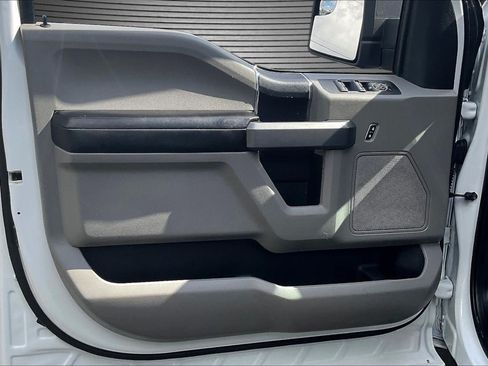 Used 2016 Ford F150 XLT AWD/4WD image 19