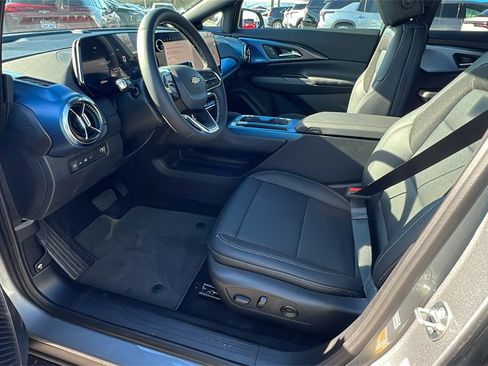 New 2026 Chevrolet Equinox EV LT image 13