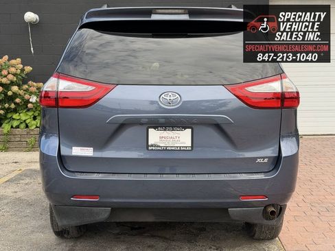 Used 2015 Toyota Sienna XLE FWD image 11