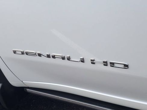 Used 2023 GMC Sierra 2500 Denali w/ Denali Ultimate Package AWD/4WD image 9
