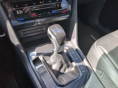 Used 2023 Volkswagen Tiguan SE R-Line image 20