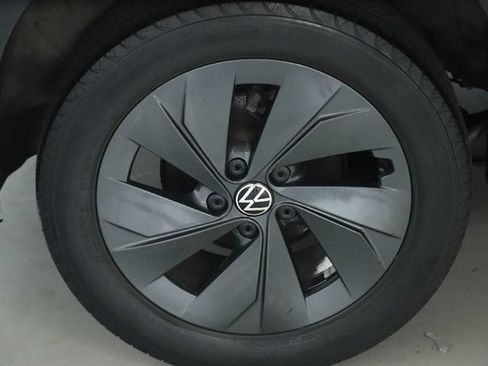 Used 2025 Volkswagen Taos S FWD image 12