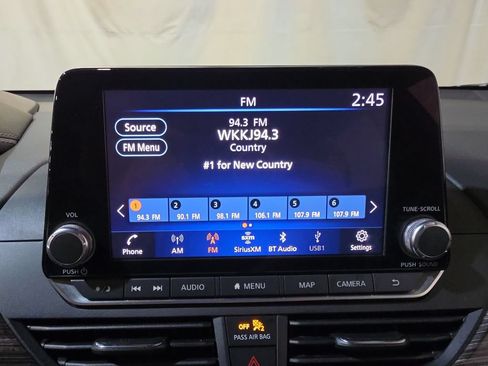 Used 2022 Nissan Altima 2.5 SL FWD image 12
