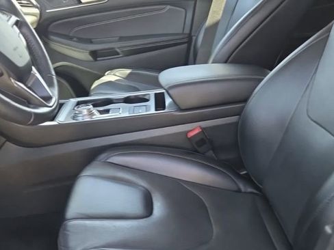 Used 2022 Ford Edge Titanium w/ Equipment Group 301A image 4