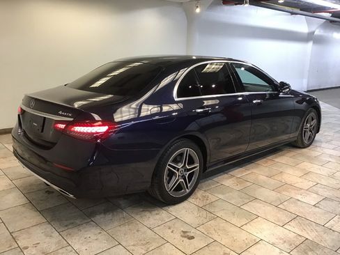 Used 2022 Mercedes-Benz E 350 4MATIC Sedan w/ AMG Line Exterior image 3