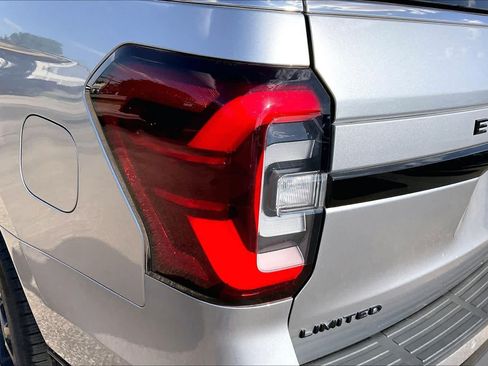 Used 2024 Ford Expedition Limited AWD/4WD image 28