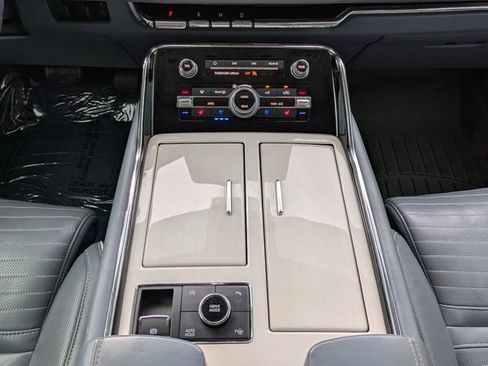 Certified 2020 Lincoln Navigator Black Label w/ Cargo Convenience Package AWD/4WD image 18