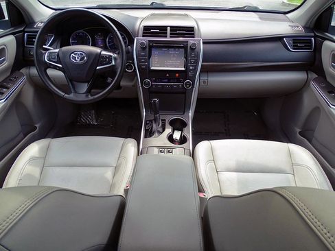 Used 2015 Toyota Camry XLE w/ Moonroof Package FWD image 31
