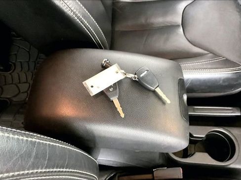 Used 2015 Jeep Wrangler Unlimited Sahara w/ Connectivity Group image 32