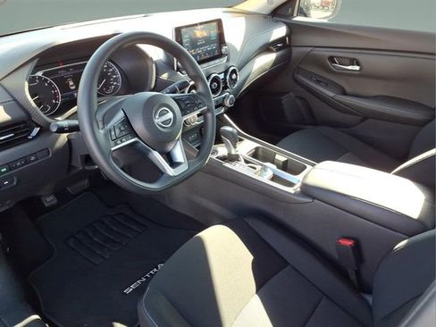 Used 2025 Nissan Sentra SV w/ Trunk Package FWD image 11