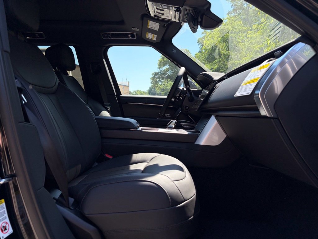 New 2026 Land Rover Range Rover Long Wheelbase SE AWD/4WD image 15