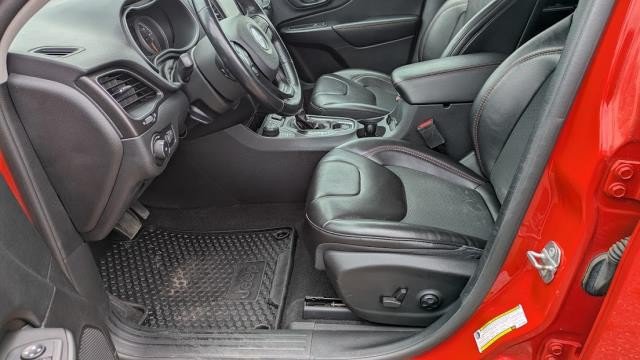 Used 2021 Jeep Cherokee Trailhawk AWD/4WD image 19