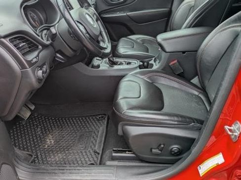 Used 2021 Jeep Cherokee Trailhawk AWD/4WD image 19
